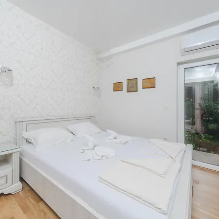 Apartment Markoni *